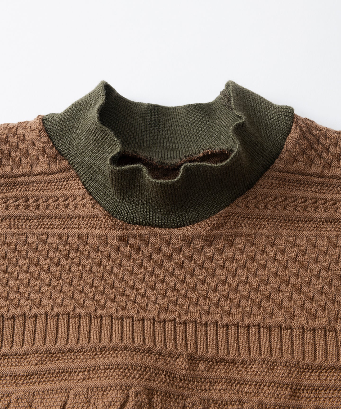 BUMPY SWITCH SWEATER