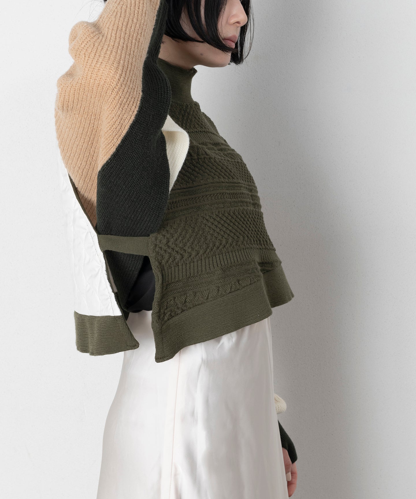 BUMPY SWITCH KNIT VEST