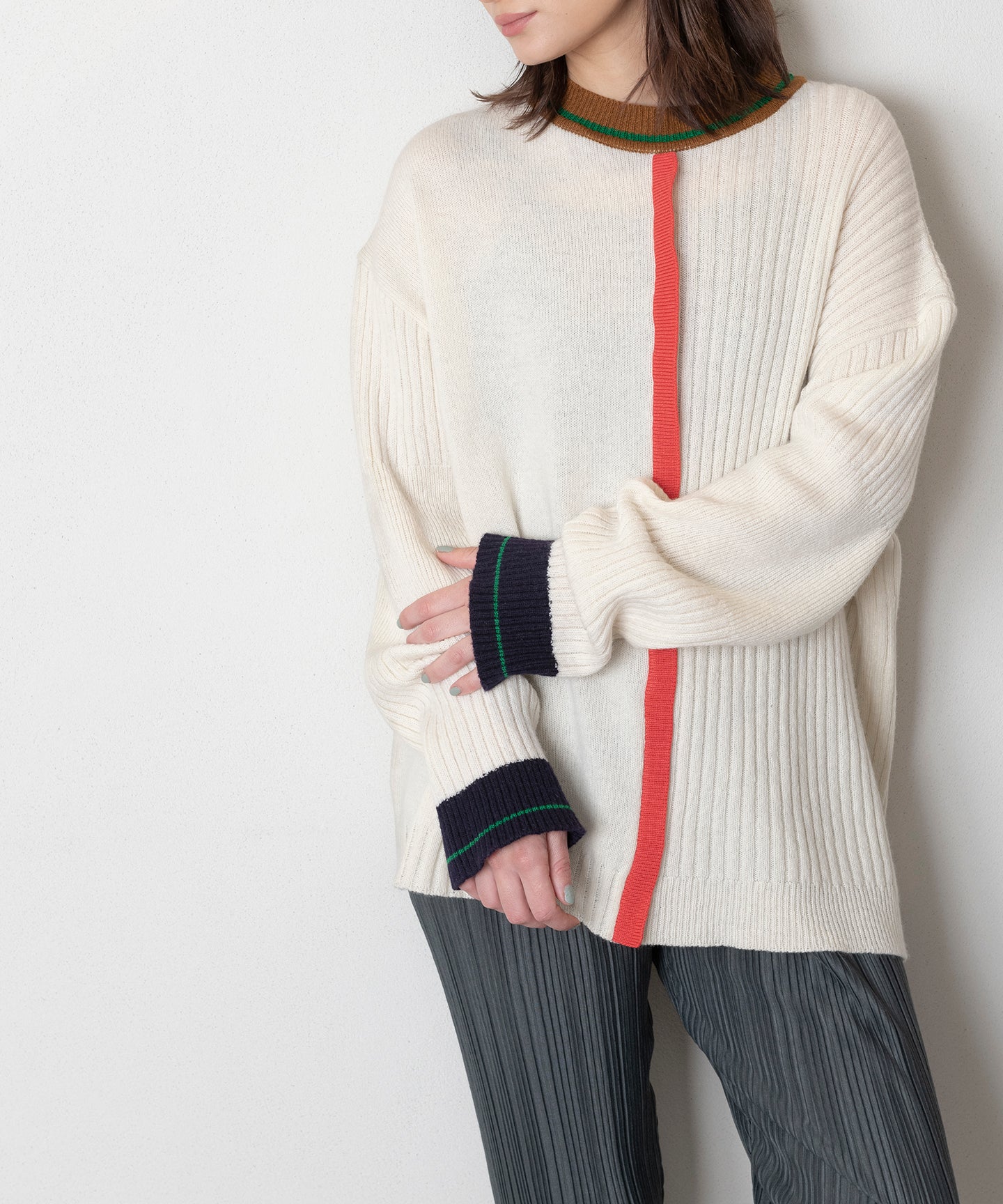 CENTER LINE OVER SWEATER